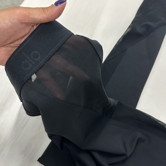 Alo Yoga High Waisted Leggings with Mesh Side Panel - Small P - Picture 4 of 12
